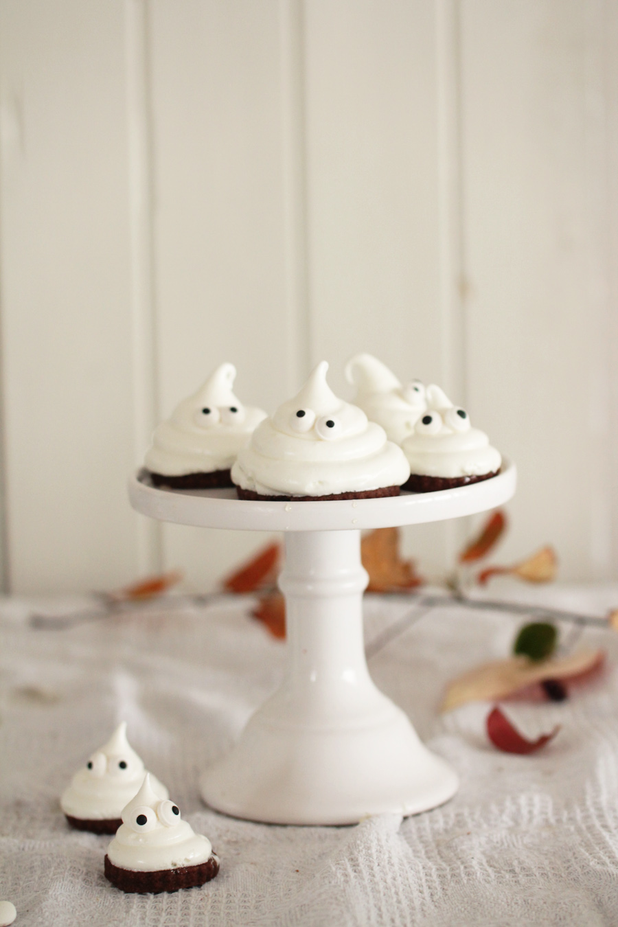 Halloween Meringue Ghost Cookies
