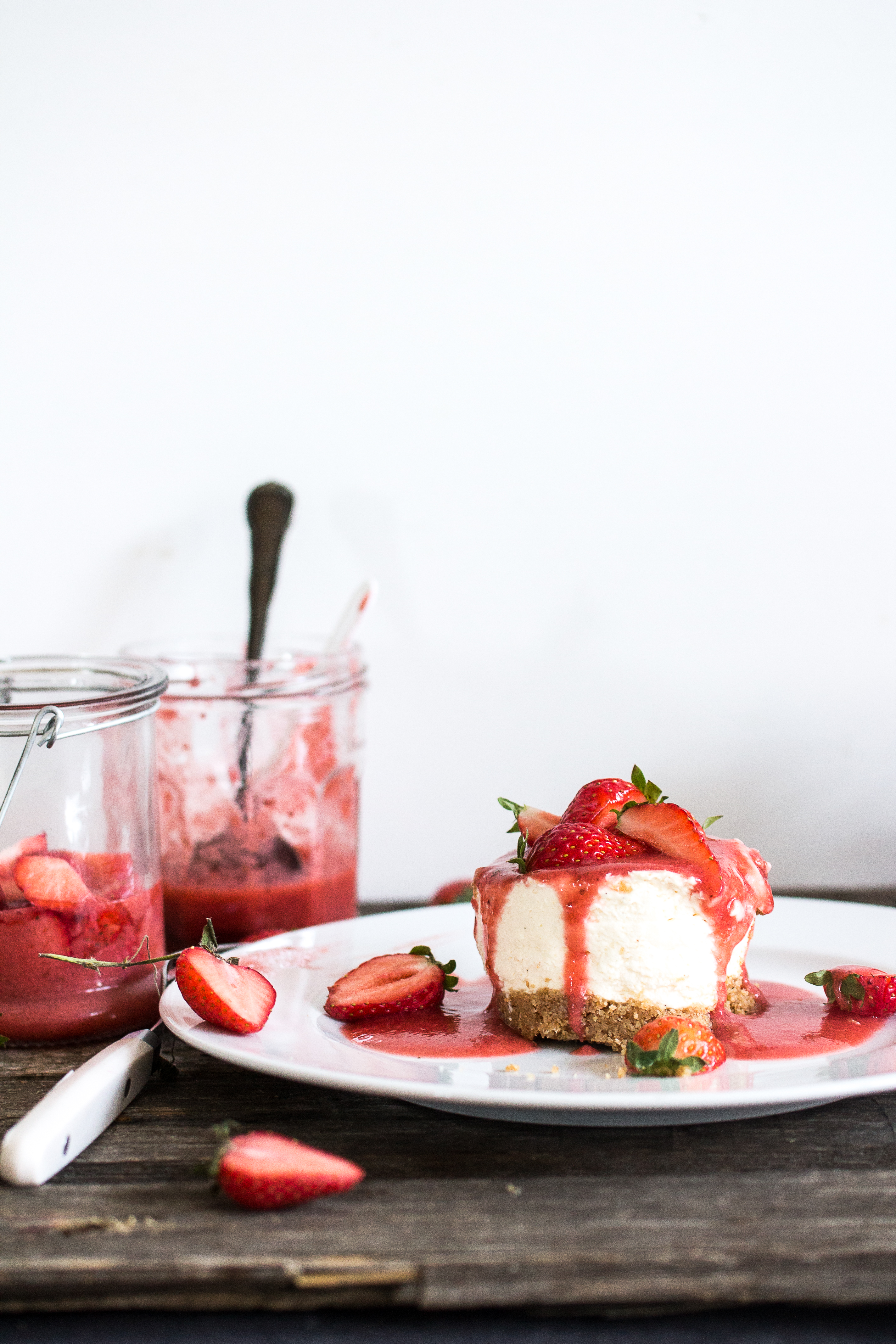 Mini Cheesecakes mit frischer Erdbeersoße {der versteckte Sommer ...